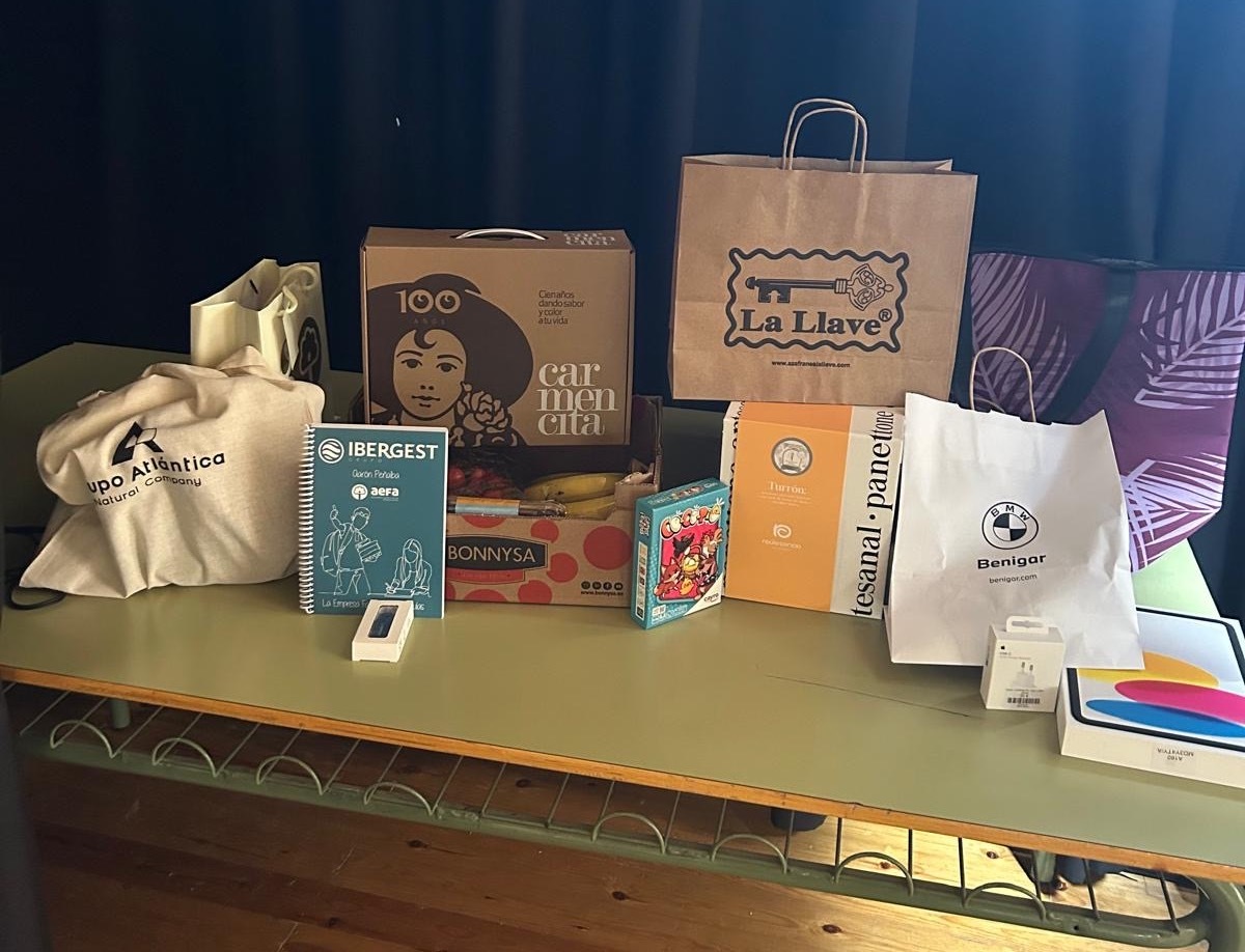 Premios y productos entregados en el concurso Imagina tu empresa