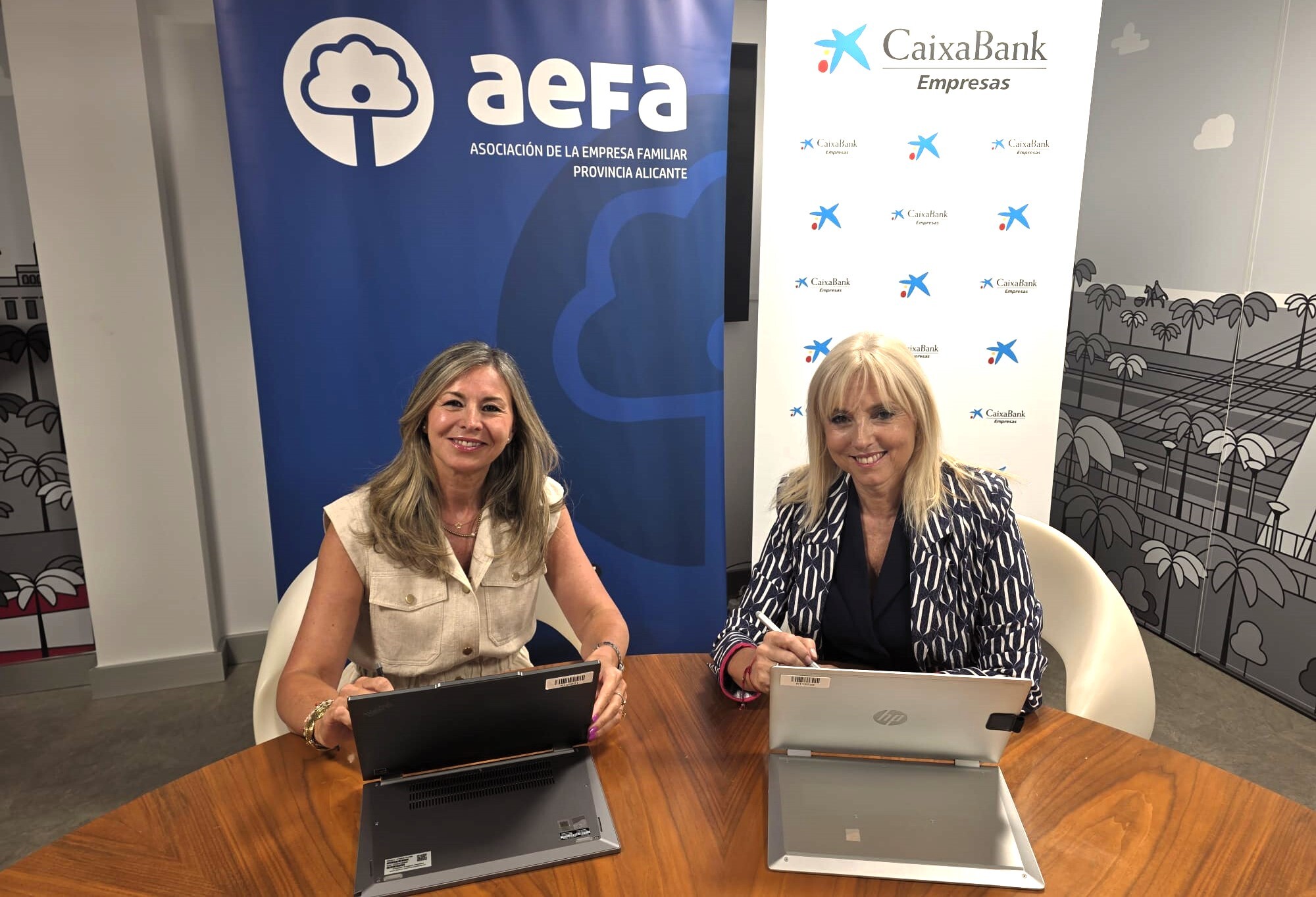 Firma del acuerdo de colaboración entre AEFA y CaixaBank