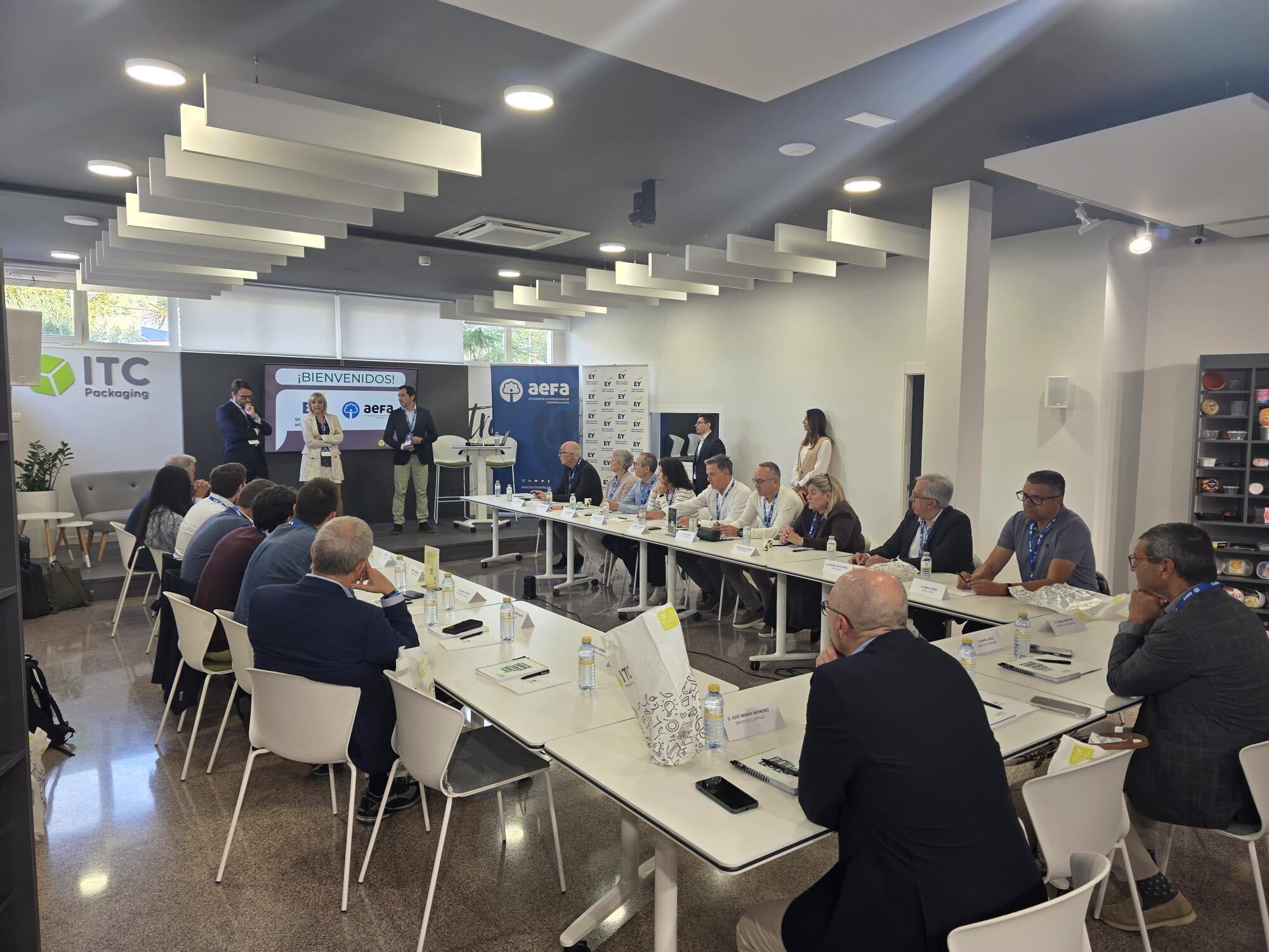 Representantes durante la jornada AEFA Growth
